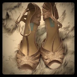 GORGEOUS Betsy Johnson PERFECT for PROM/Wedding